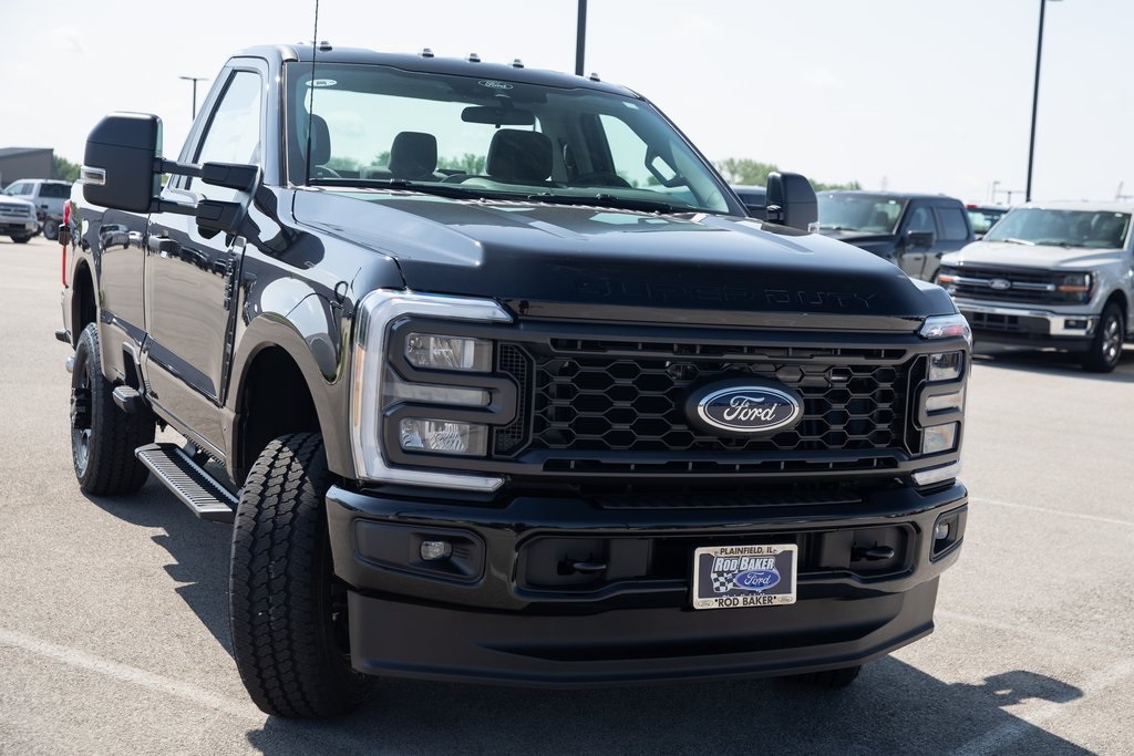 2025 Ford F-350 XL photo 4