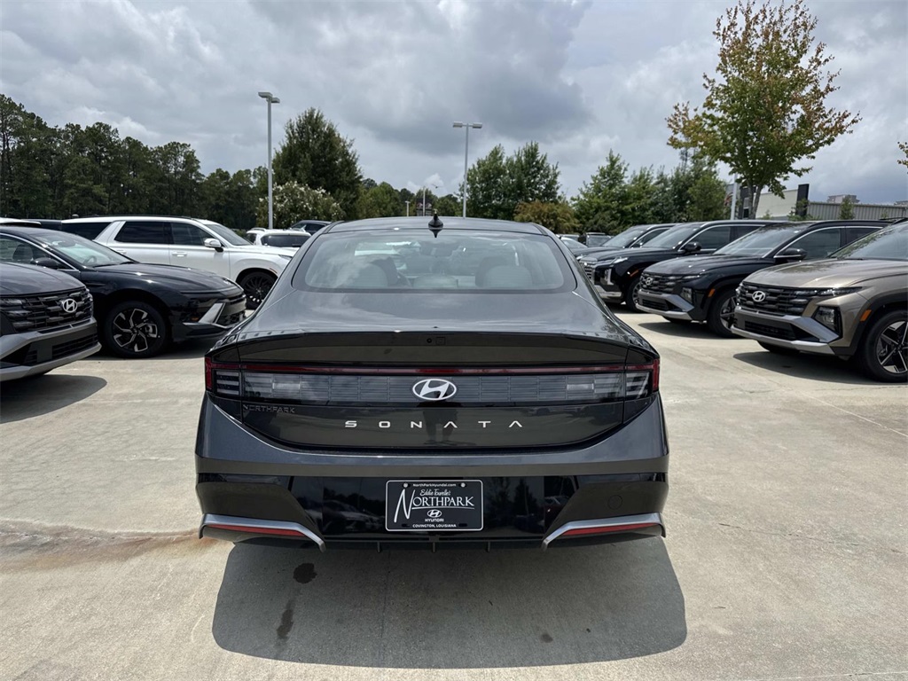 2025 Hyundai Sonata SEL photo 4