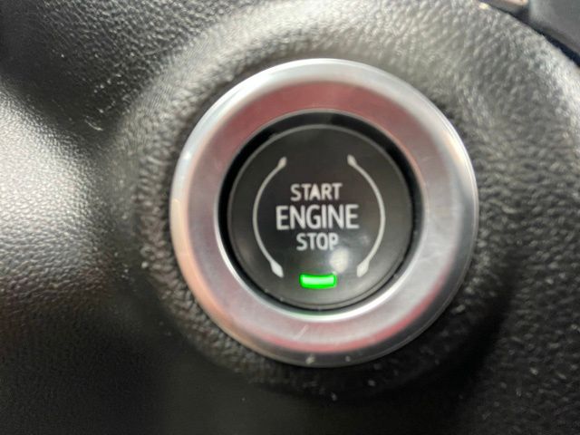 2022 Chevrolet Silverado 1500 LT photo 2