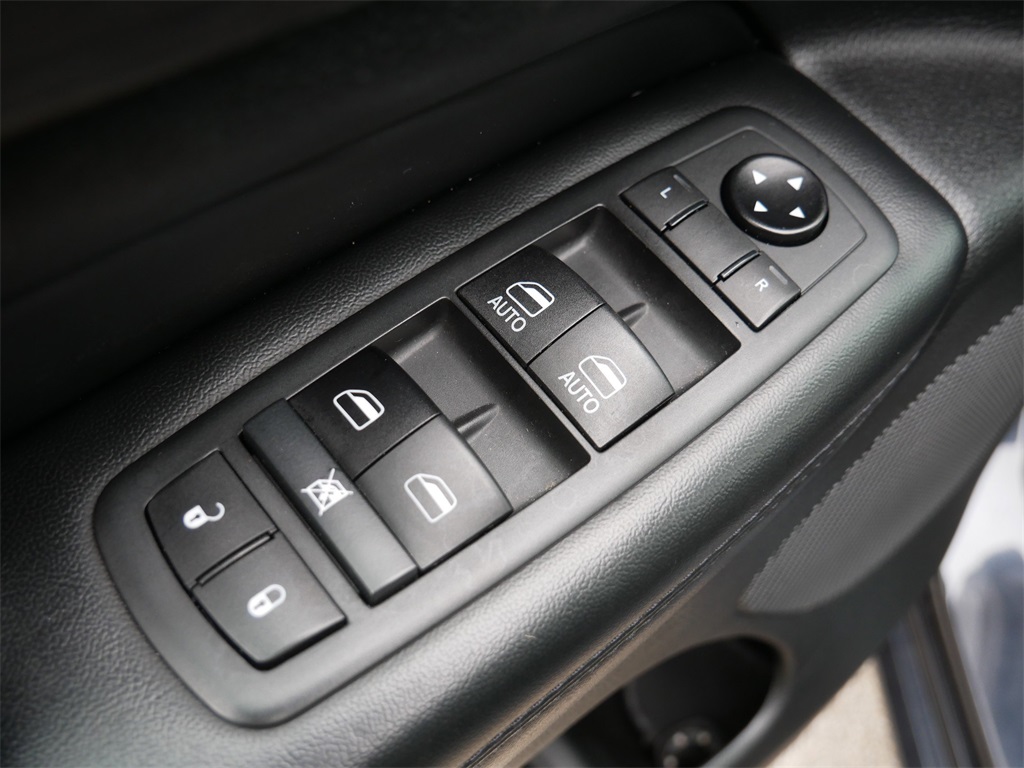 2015 Jeep Grand Cherokee Altitude photo 21