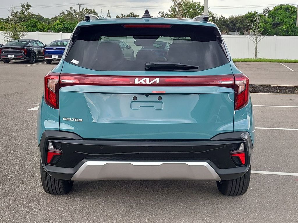 2026 Kia Seltos EX photo 5