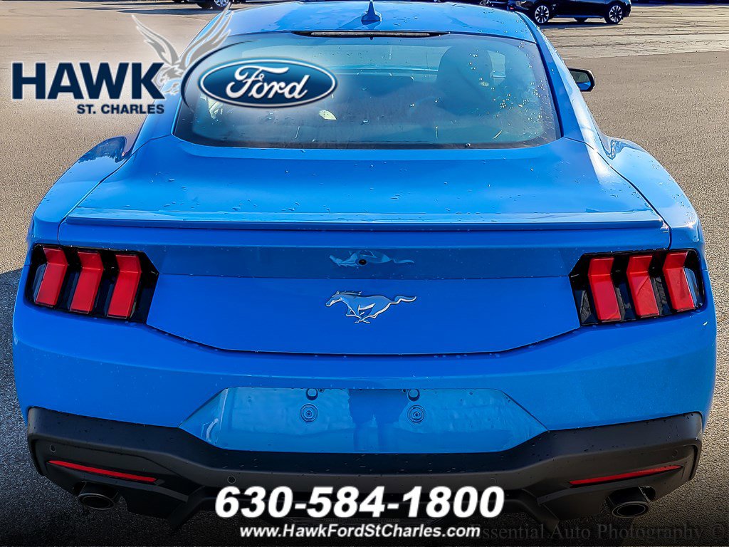 2025 Ford Mustang EcoBoost Premium photo 3