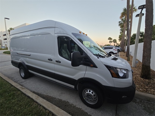 2025 Ford Transit photo 2