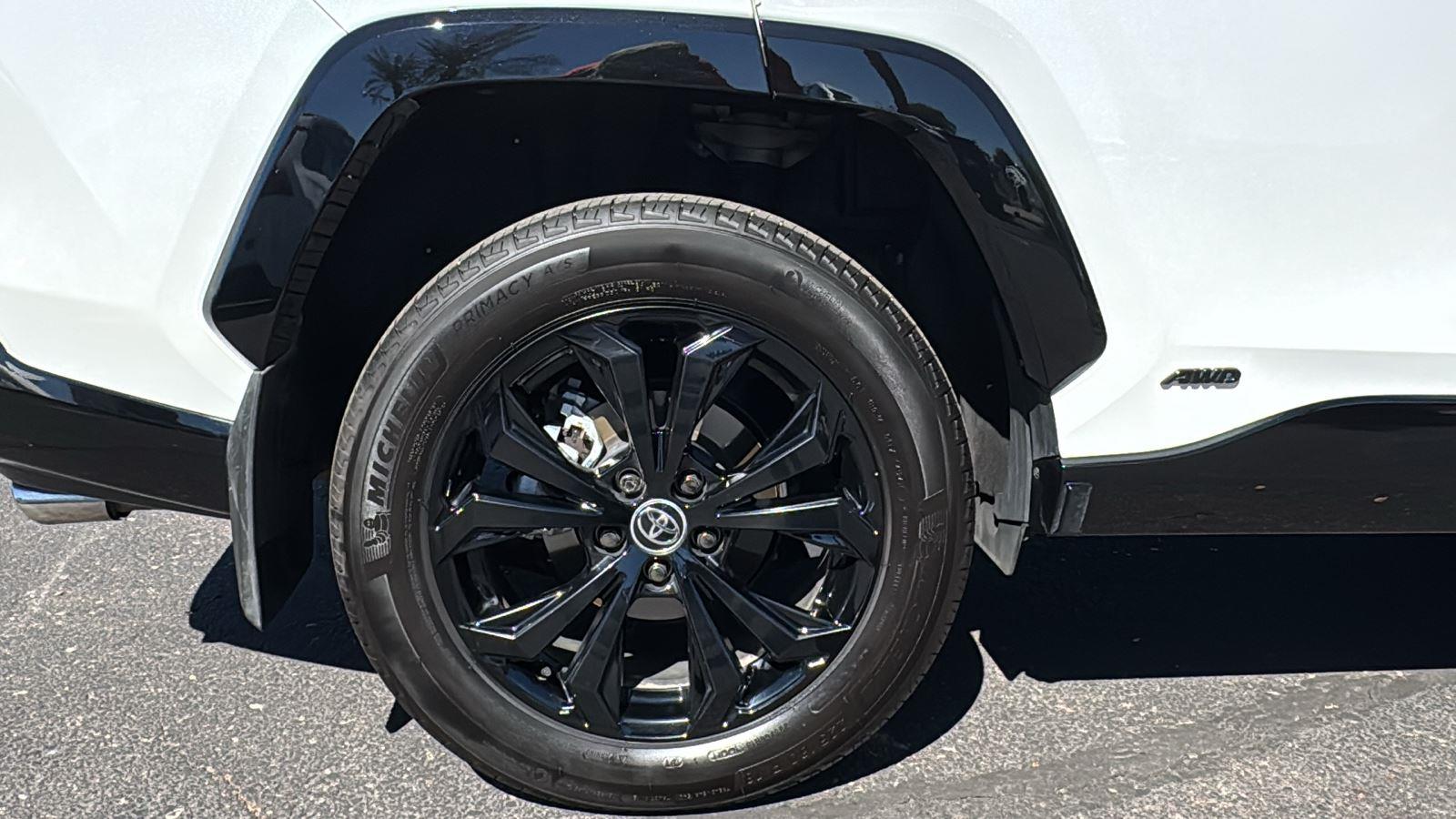 2024 Toyota RAV4 Hybrid XSE photo 9