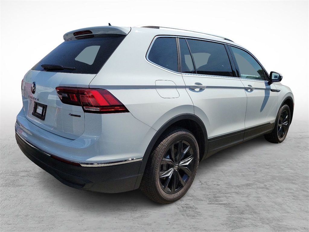 2024 Volkswagen Tiguan SE Wolfsburg Edition photo 3