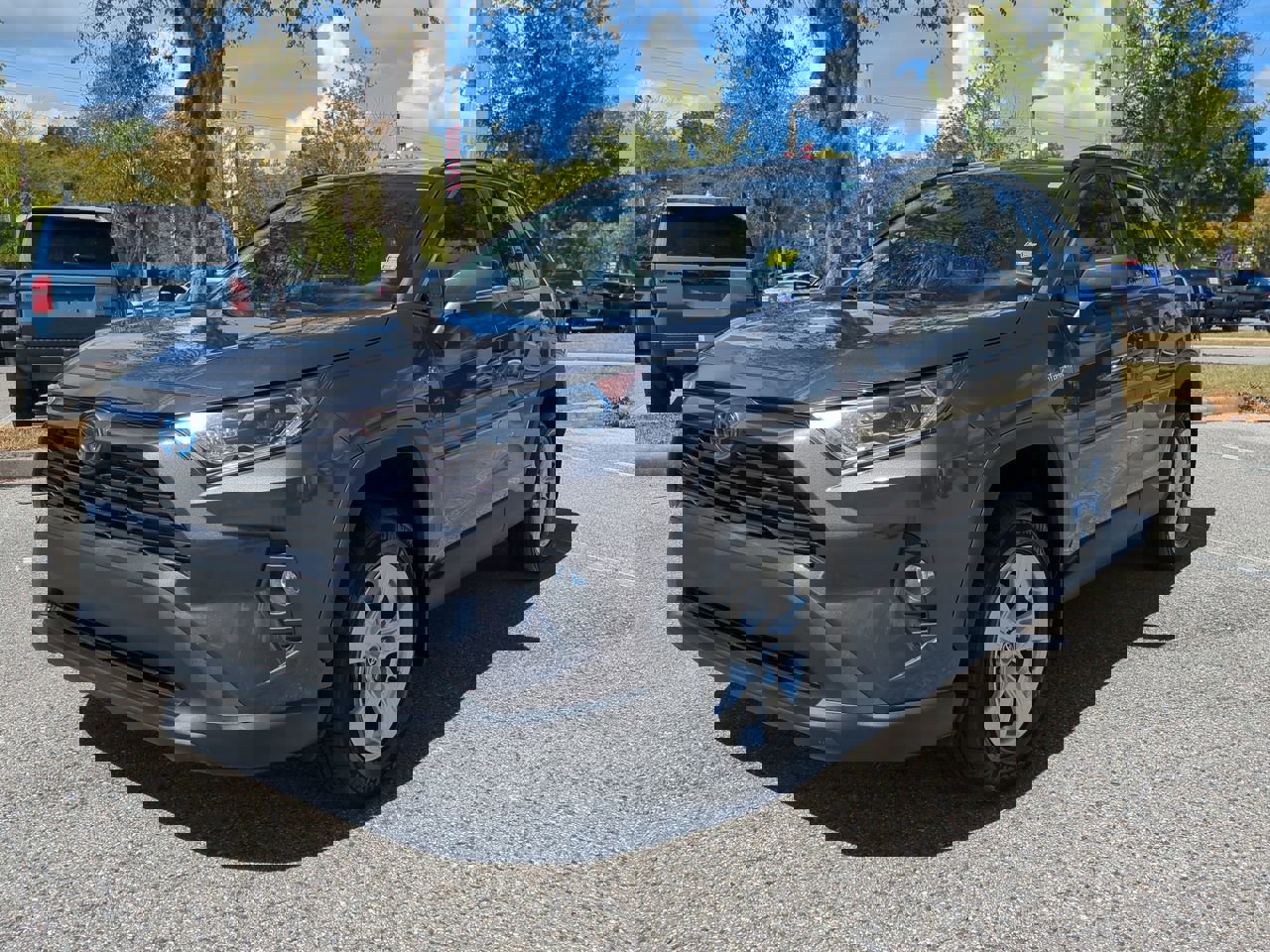 2020 Toyota RAV4 Hybrid XLE photo 2