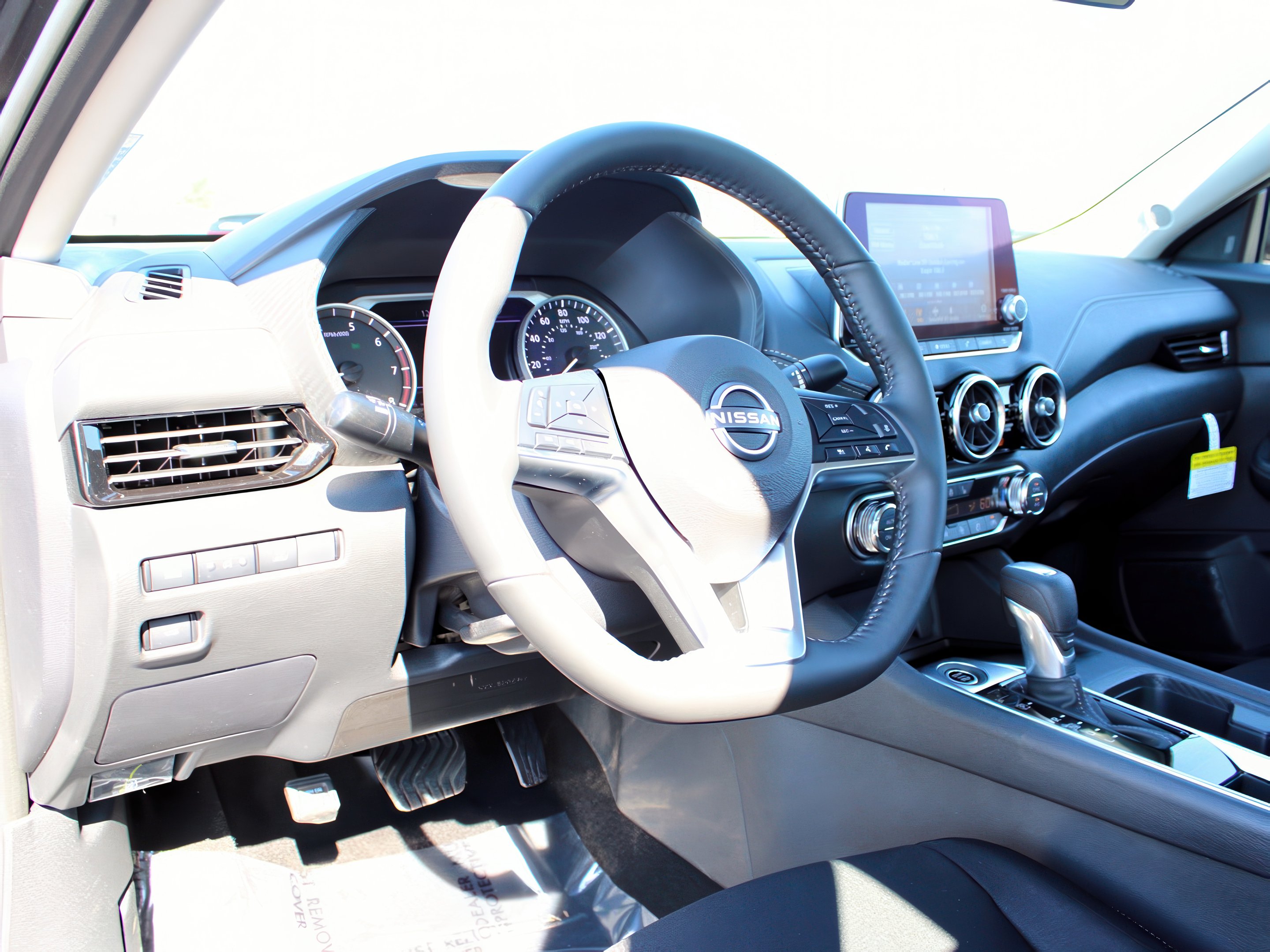 2025 Nissan Sentra SV photo 13