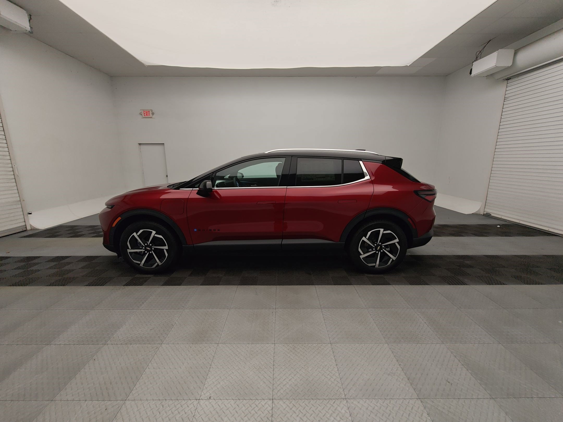 2026 Chevrolet Equinox EV 1LT photo 2