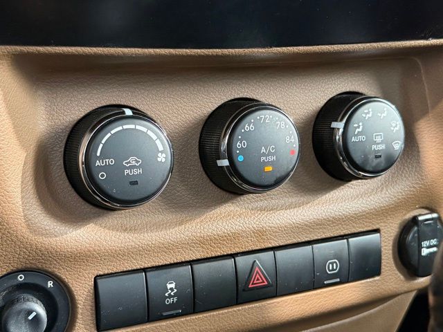 2011 Jeep Wrangler Sahara photo 14