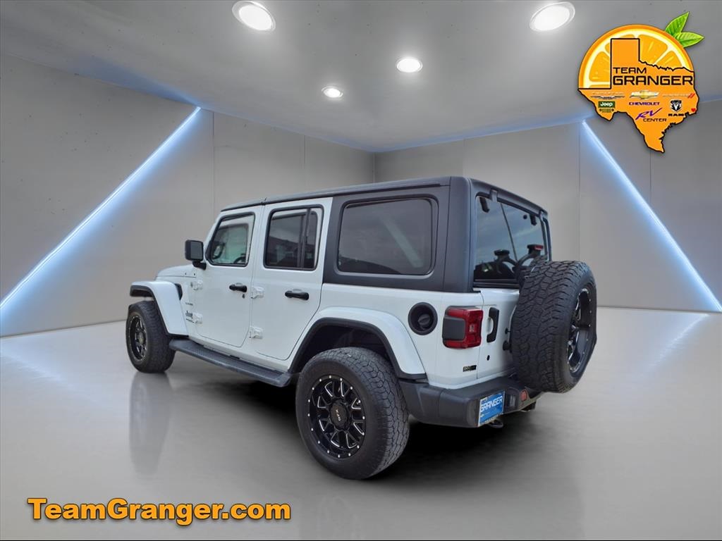 2018 Jeep Wrangler Unlimited Sahara photo 2