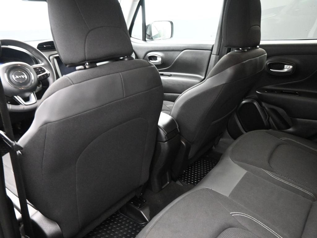 2023 Jeep Renegade Altitude photo 3