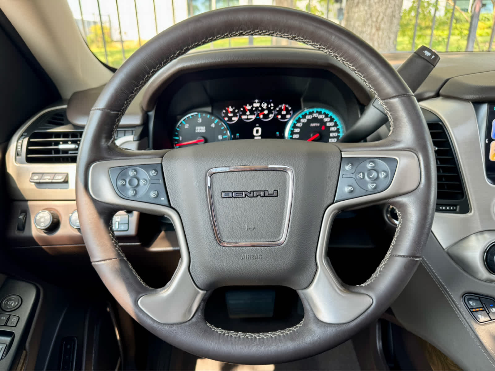 2019 Gmc Yukon Denali photo 17