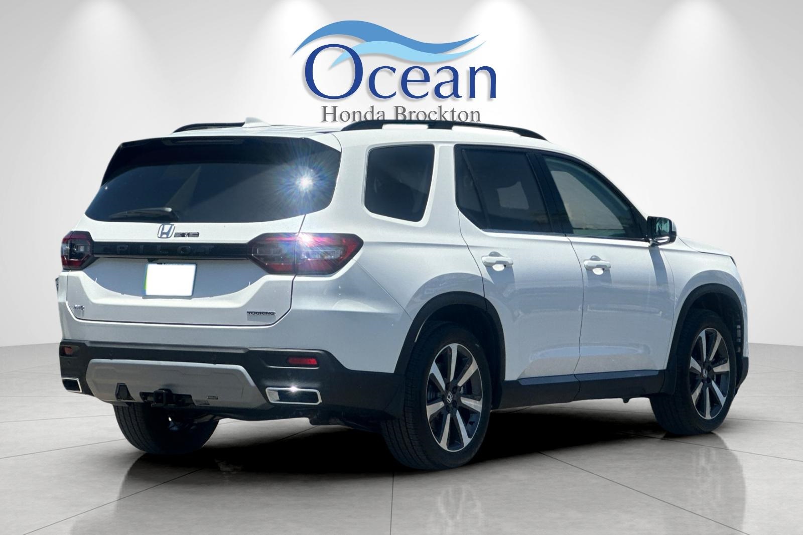 2025 Honda Pilot Touring photo 2