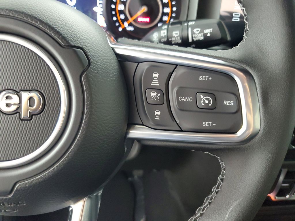 2025 Jeep Wrangler Sahara photo 20