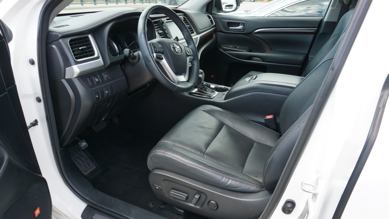 2016 Toyota Highlander Base Hybrid photo 9