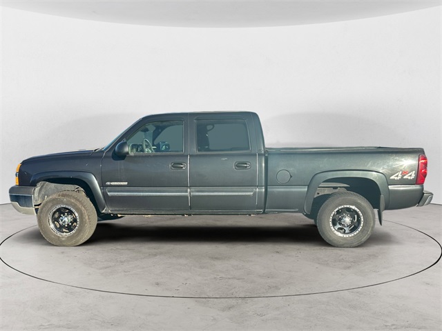 2003 Chevrolet Silverado LT photo 2