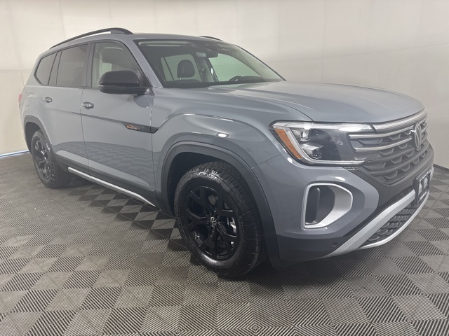 2024 Volkswagen Atlas Atlas Peak Edition's photo
