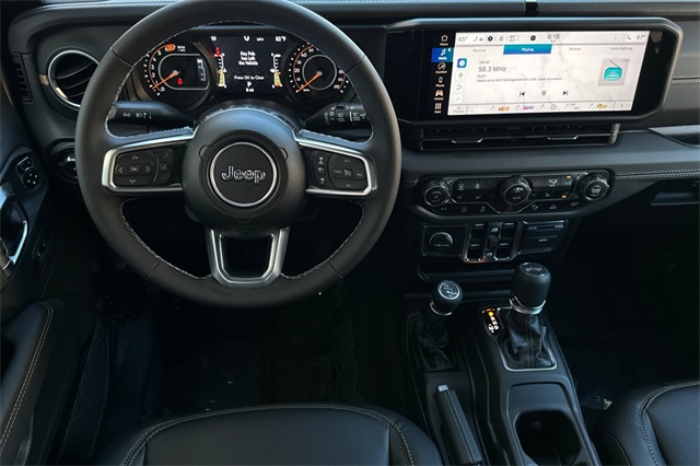 2025 Jeep Wrangler Sahara photo 13