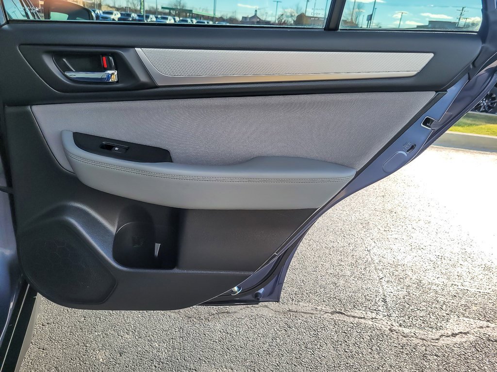 2018 SUBARU OUTBACK - Image 18