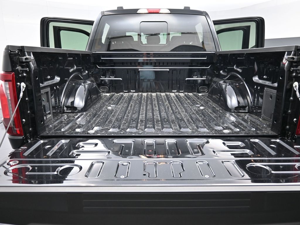 2025 Ford F-150 XLT photo 21
