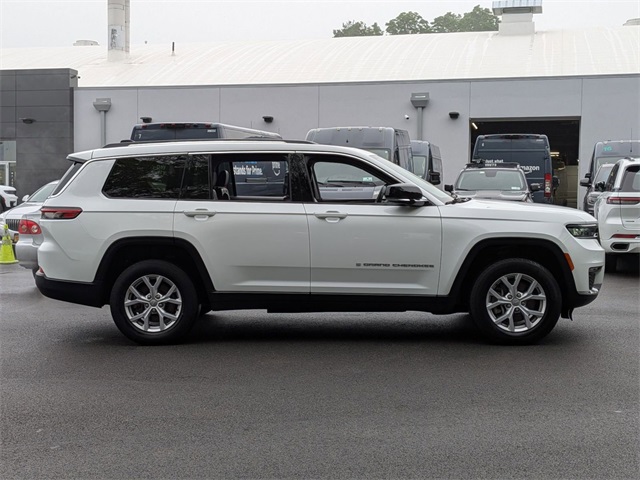2022 Jeep Grand Cherokee Limited photo 2