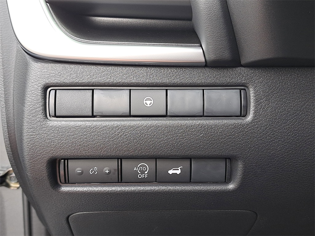 2026 Nissan Rogue SV photo 22