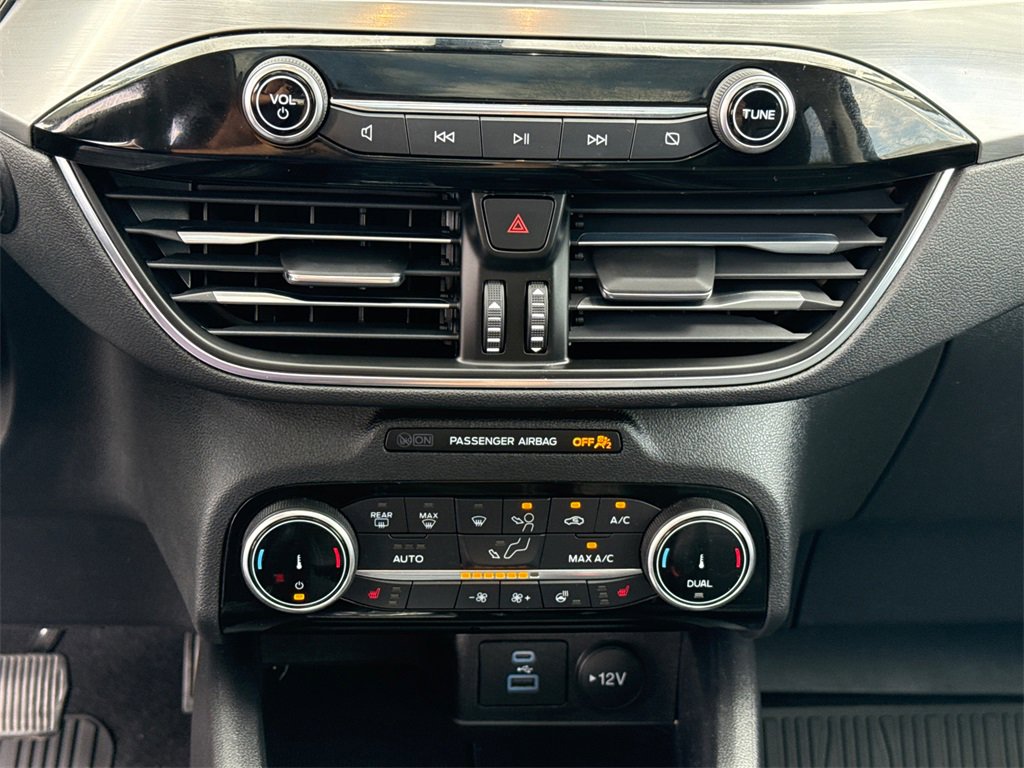 2022 Ford Escape Titanium photo 21