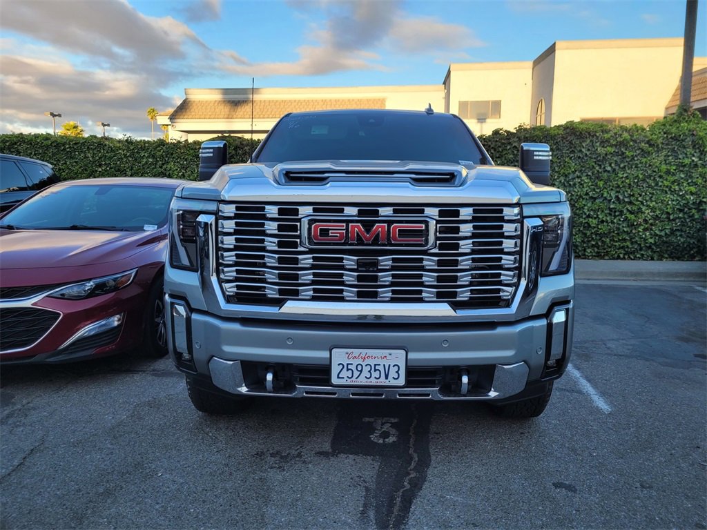 2024 Gmc Sierra 2500 HD Denali photo 2
