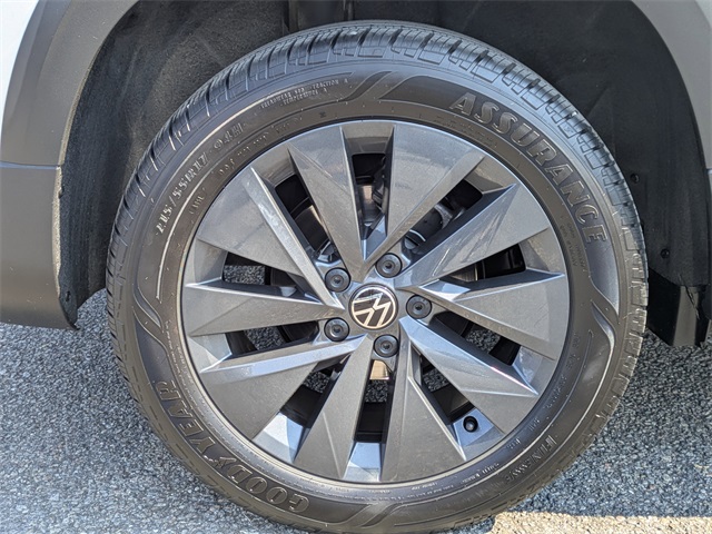 2024 Volkswagen Taos S photo 12