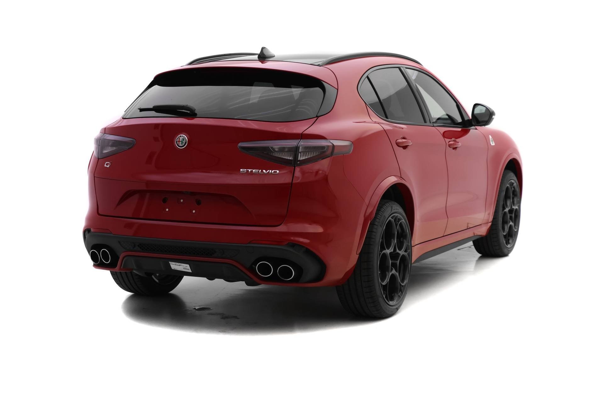 2024 Alfa Romeo Stelvio Quadrifoglio photo 4