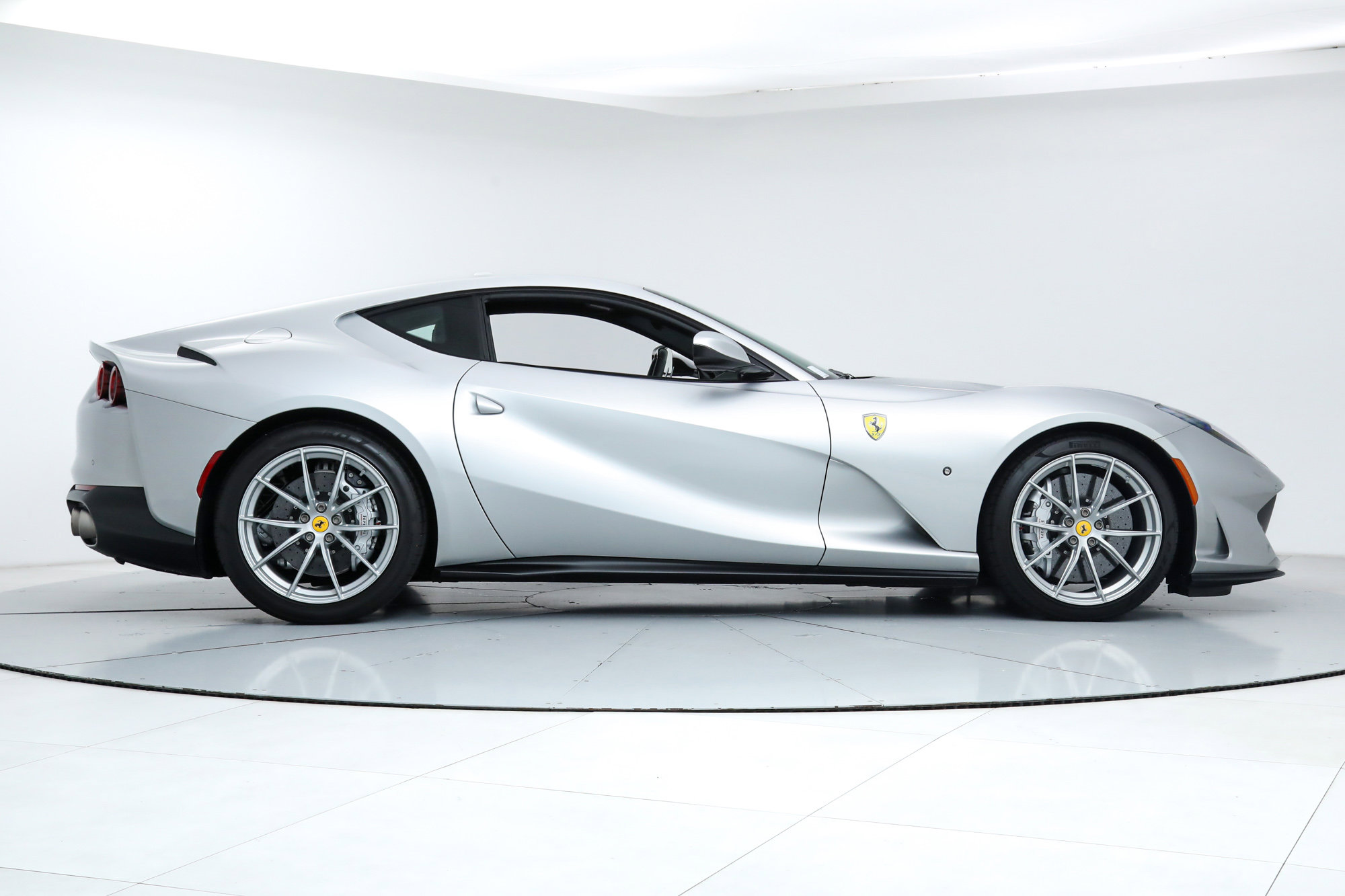 2019 Ferrari 812 Superfast photo 9