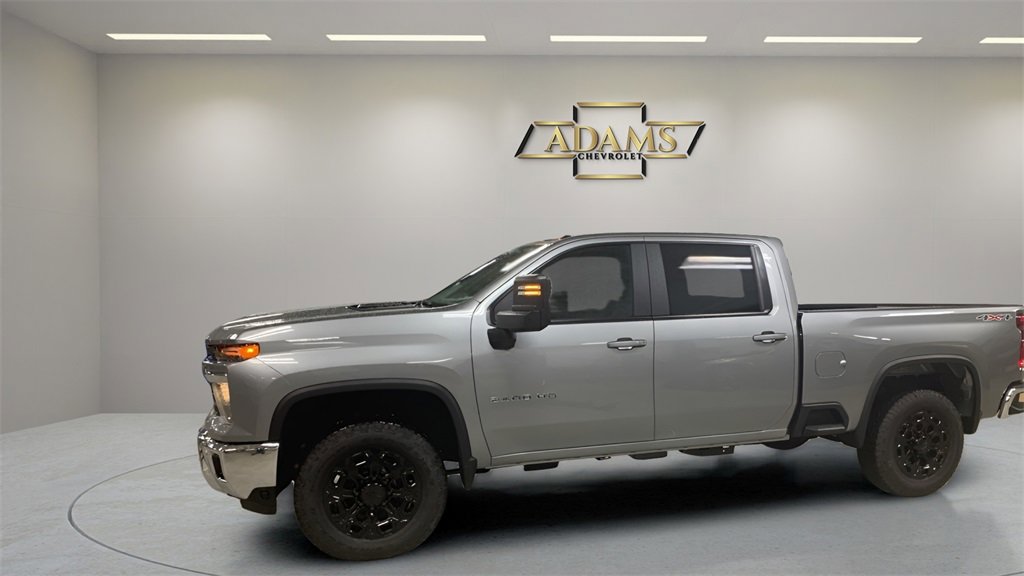 2025 Chevrolet Silverado 2500HD LT photo 2