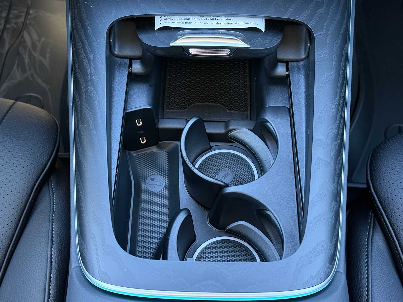 2025 Mercedes-Benz E-Class E350 - Photo 19