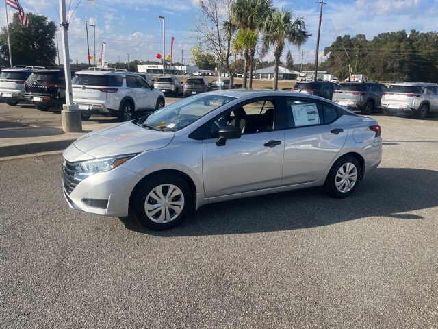 2025 Nissan Versa S photo 2