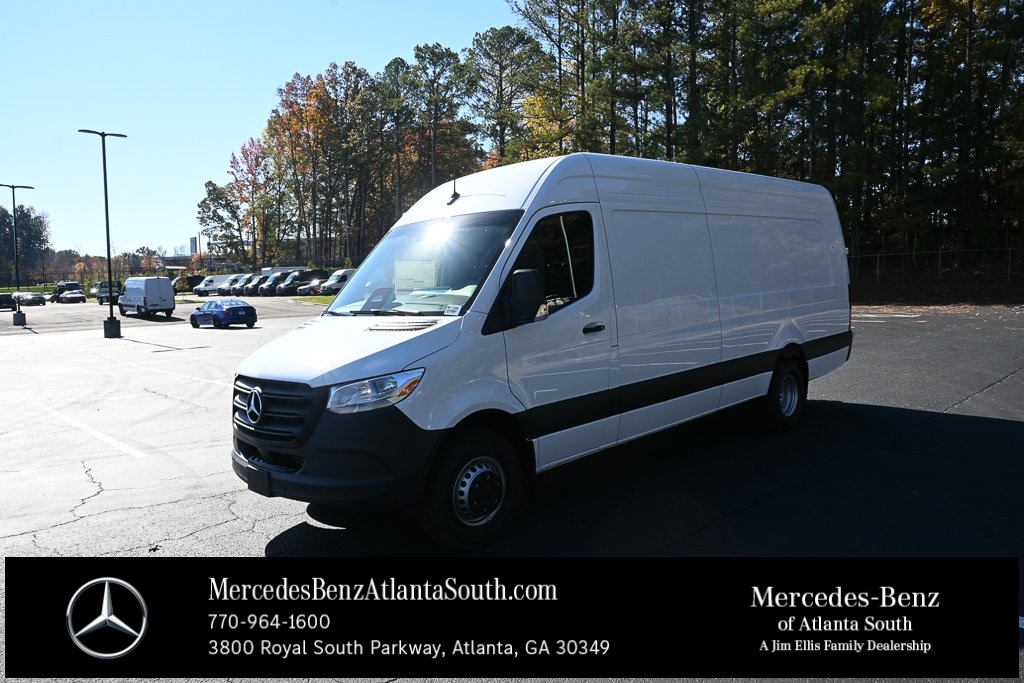 2026 Mercedes-Benz Sprinter Cargo Van Base's photo