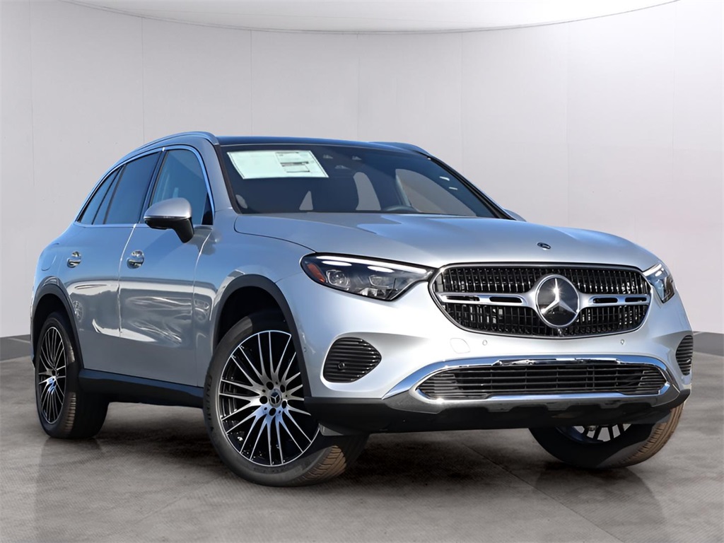 2026 Mercedes-Benz GLC Base's photo
