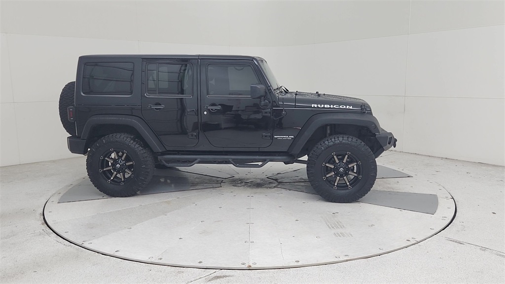 2016 Jeep Wrangler Unlimited Rubicon photo 2