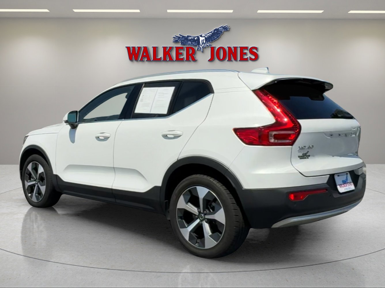 2024 Volvo XC40 AWD Core photo 4