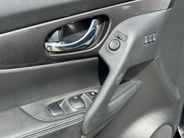 2020 Nissan Rogue SV photo 5