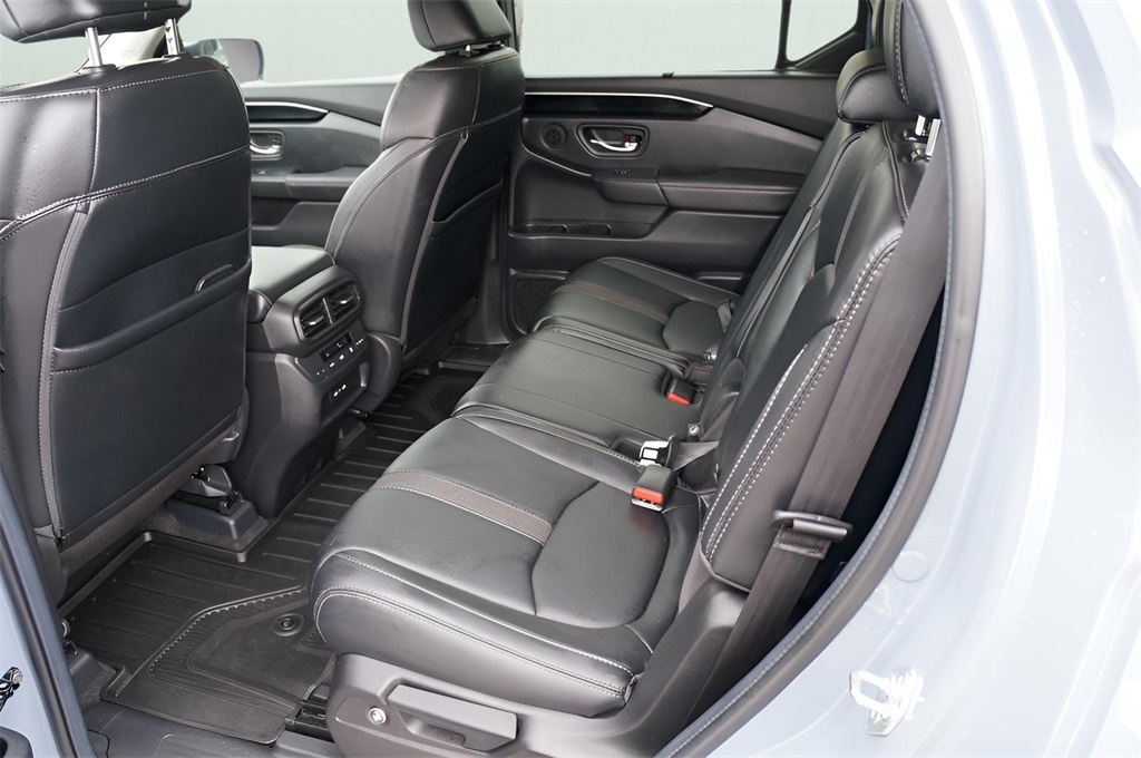 2024 Honda Pilot Touring photo 2