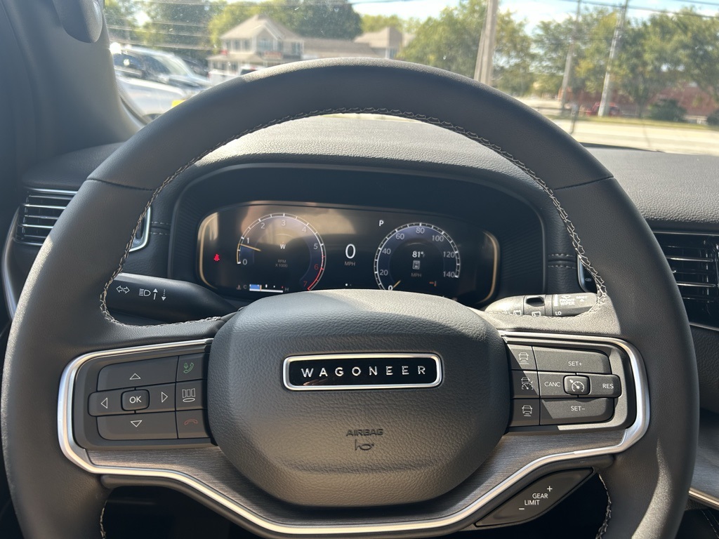 2025 Jeep Wagoneer Series II photo 11