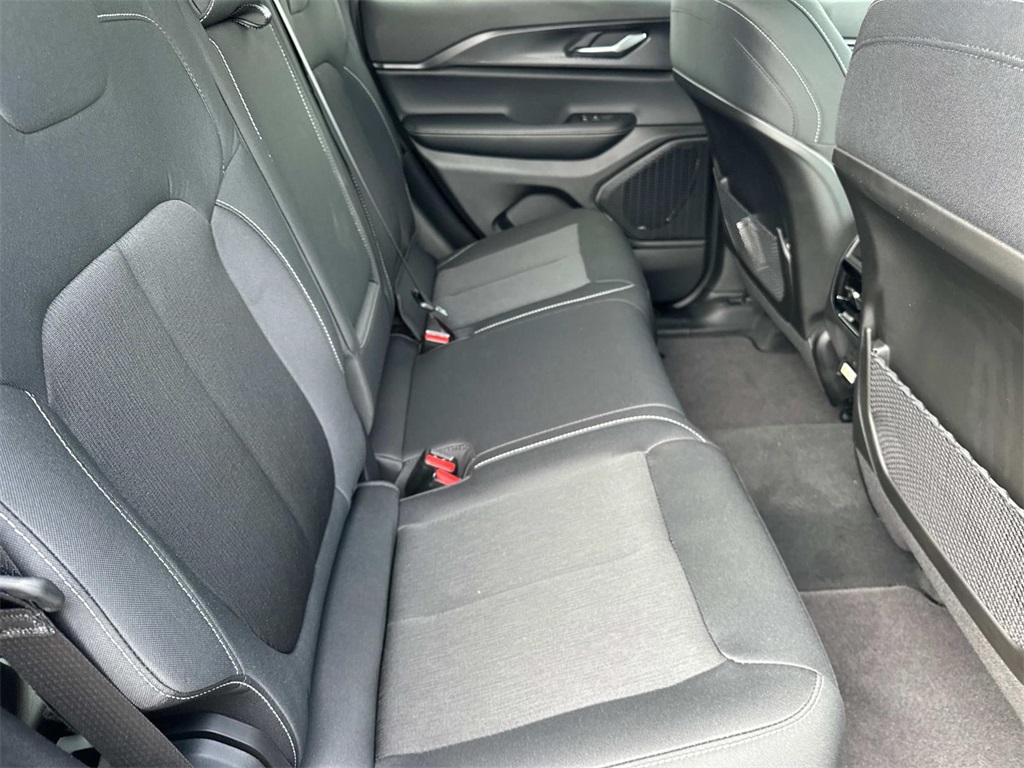 2025 Jeep Grand Cherokee Laredo photo 12