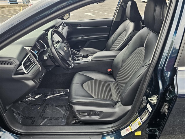 2018 Toyota Camry SE photo 21