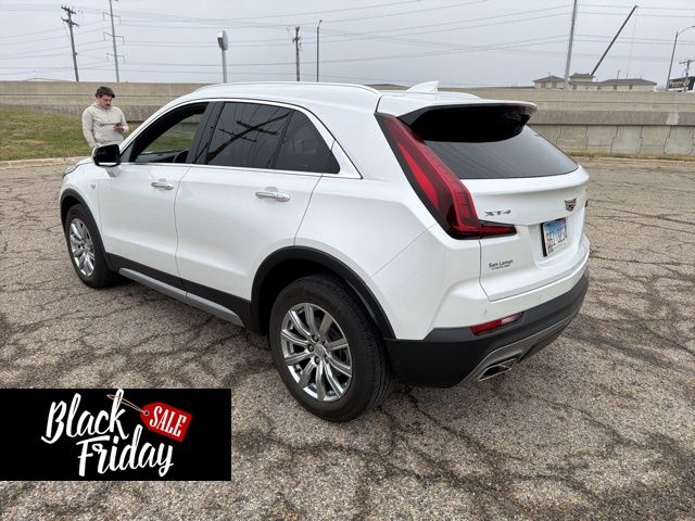 2023 Cadillac XT4 Premium Luxury photo 2