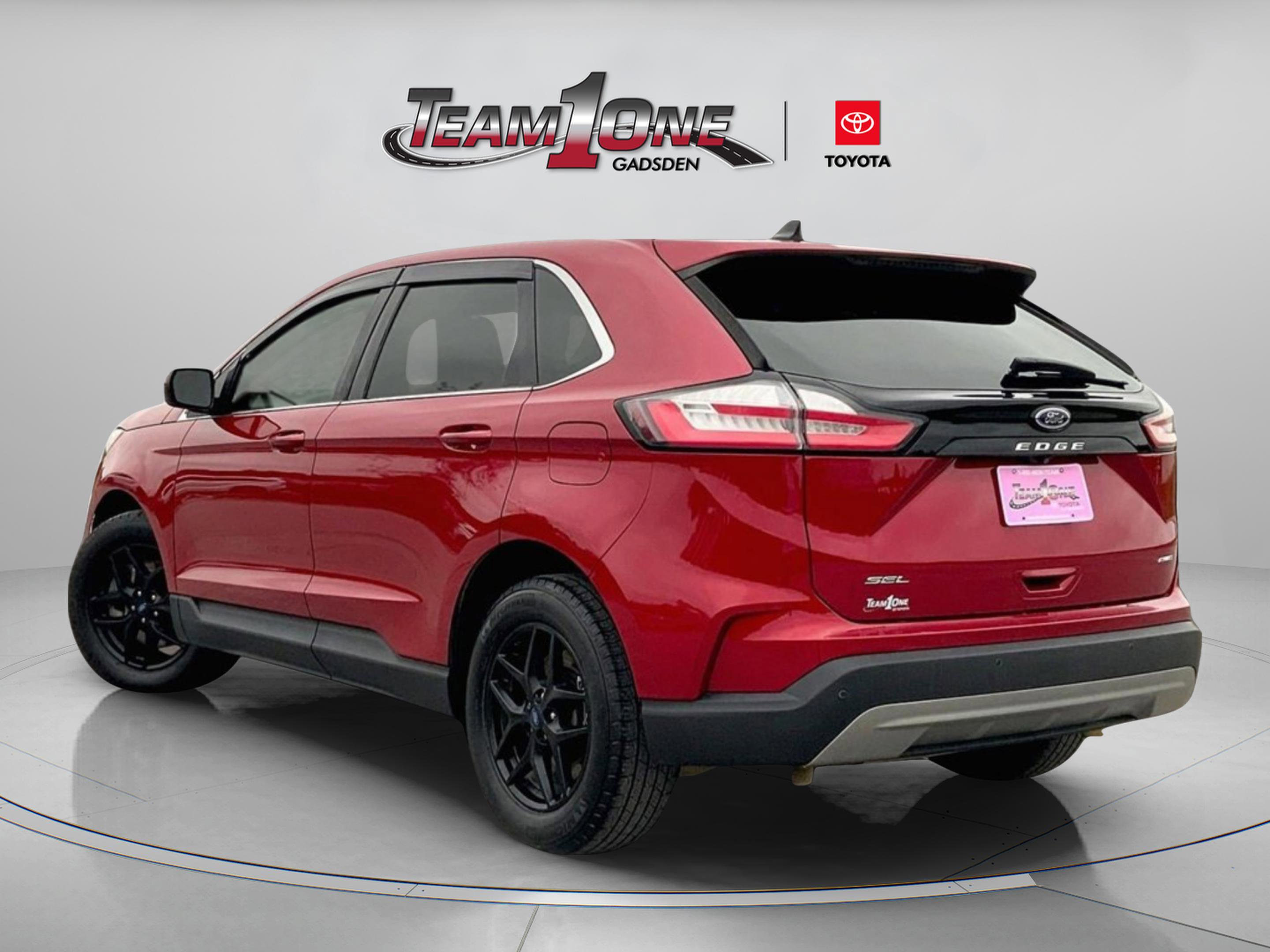 2022 Ford Edge SEL photo 3