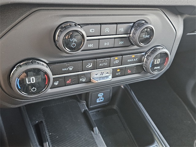 2025 Ford Bronco Outer Banks photo 18