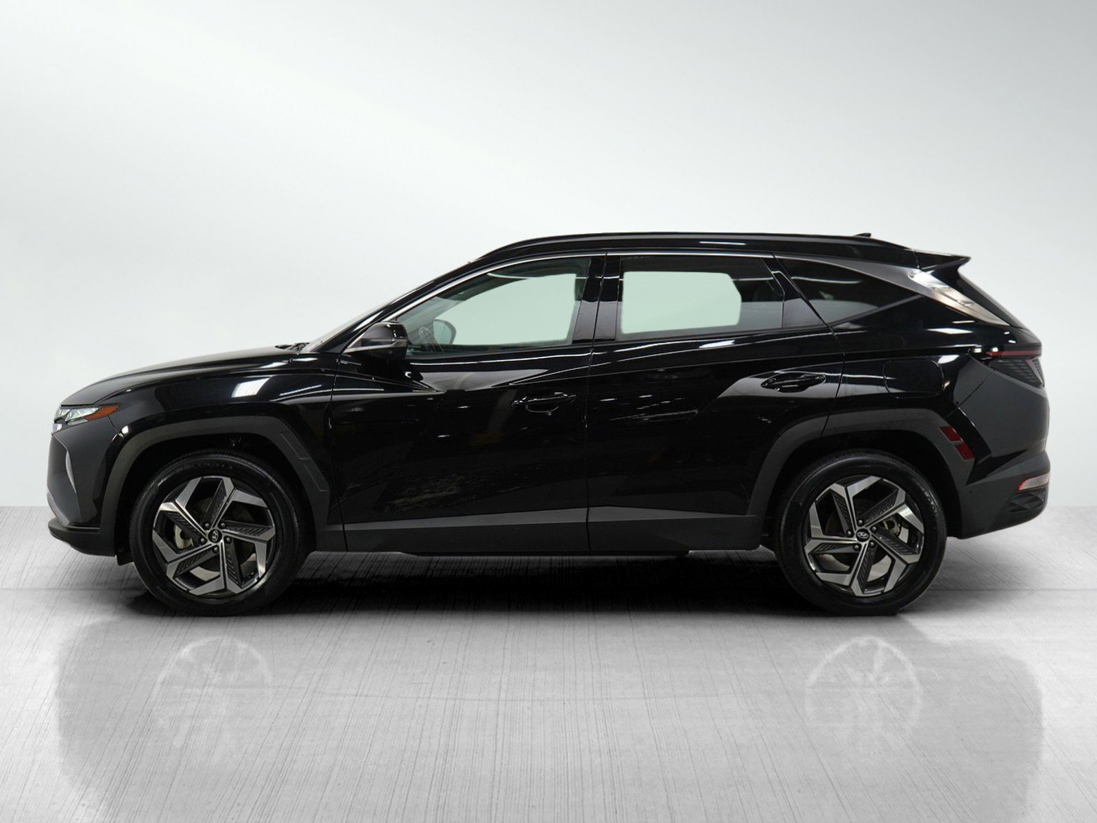 Used 2024 Hyundai Tucson Limited with VIN 5NMJECDE7RH307207 for sale in Minneapolis, Minnesota