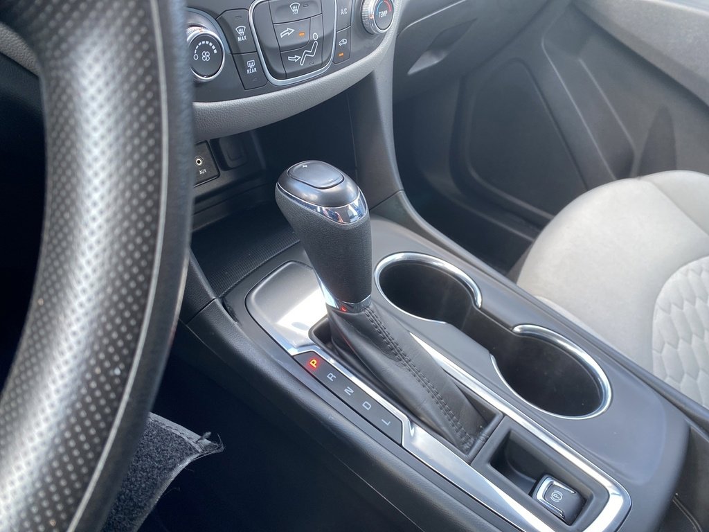 2020 Chevrolet Equinox LS photo 15
