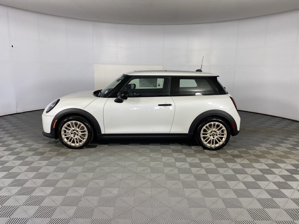 2026 Mini Cooper 2 Door Hardtop Iconic photo 3