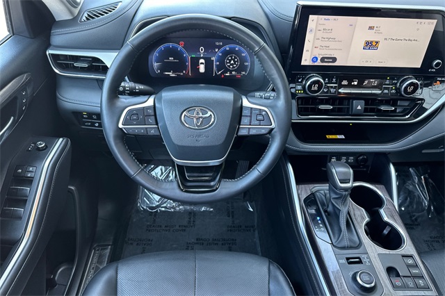 2024 Toyota Highlander Platinum photo 14